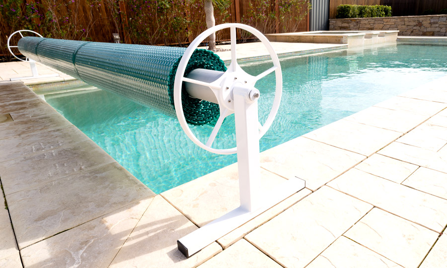 How much will a Daisy pool cover heat the water?
